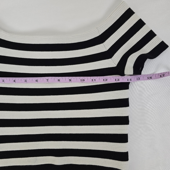 Alice + Olivia Boat neck Nautical Stripe thick knit Crop Top - Picture 5 of 10